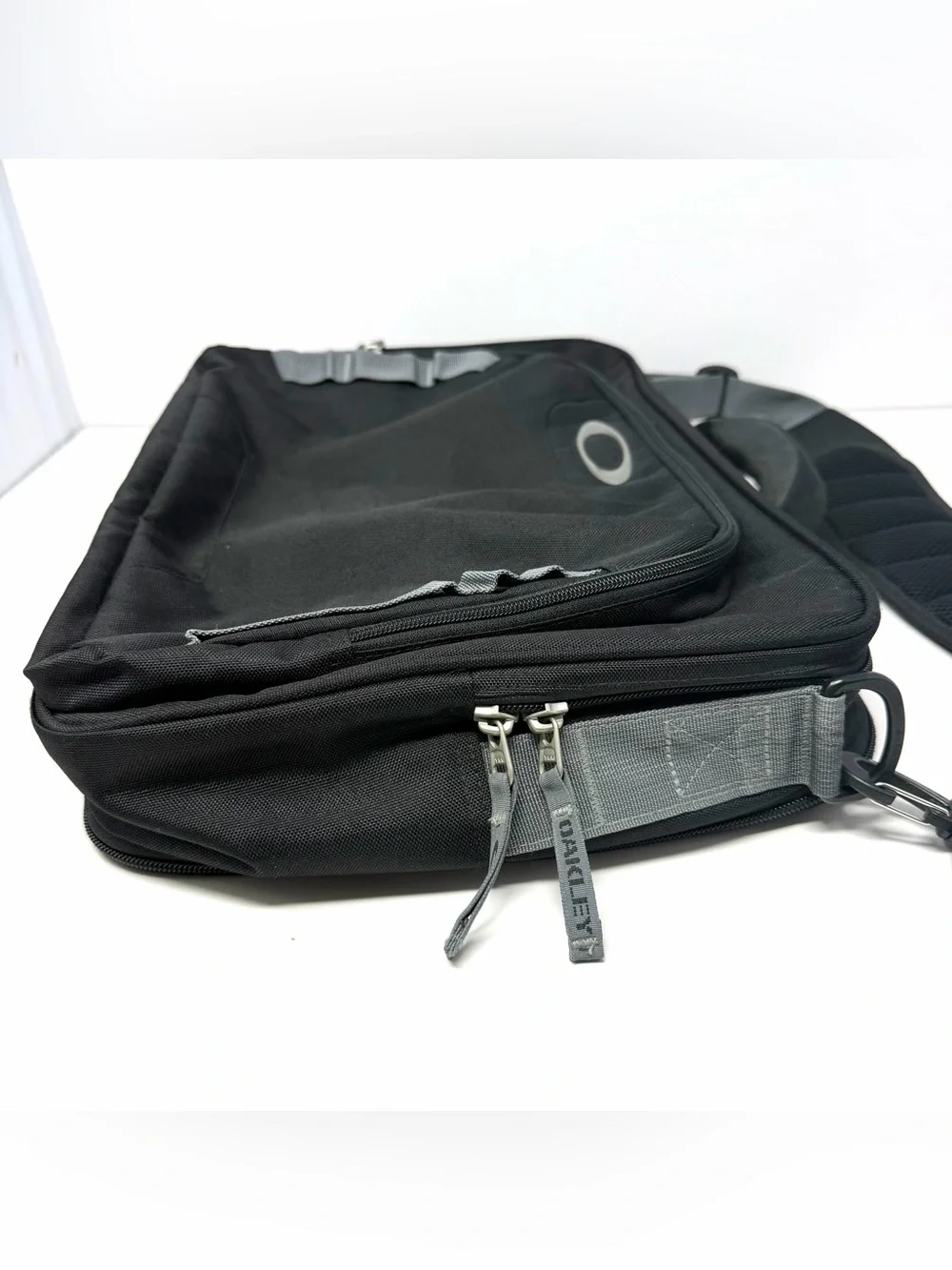 Oakley Messenger Bag Briefcase Shoulder Bag Padded Laptop Multipockets Black GUC